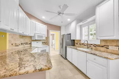 7617 Camminare Drive, Sarasota, FL 34238 - Photo 7