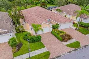 7617 Camminare Dr, Sarasota, FL 34238 - Photo 3