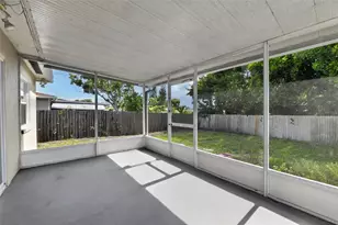 5235 Robin Ln N, Saint Petersburg, FL 33714 - Photo 31