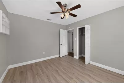 5235 Robin Lane N, Saint Petersburg, FL 33714 - Photo 13