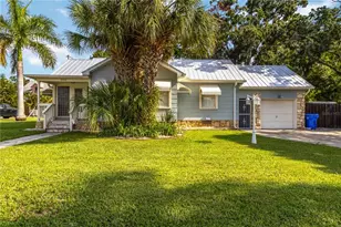 2016 Virginia Dr, Bradenton, FL 34205 - Photo 1