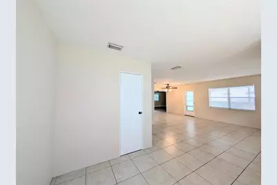 1708 Bayshore Gardens Parkway, Bradenton, FL 34207 - Photo 17