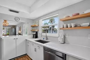 600 Manatee Ave, Holmes Beach, FL 34217 - Photo 23