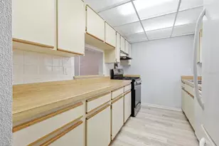 5063 Village Gardens Dr, Sarasota, FL 34234 - Photo 13