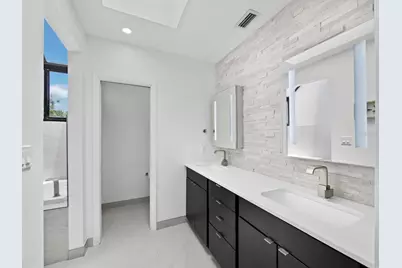 1906 Harbourside Drive #304, Longboat Key, FL 34228 - Photo 33