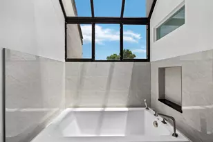 1906 Harbourside Dr, Longboat Key, FL 34228 - Photo 35