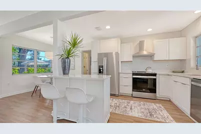 2719 Temple Street, Sarasota, FL 34239 - Photo 9