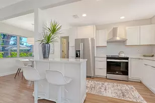 2719 Temple St, Sarasota, FL 34239 - Photo 9