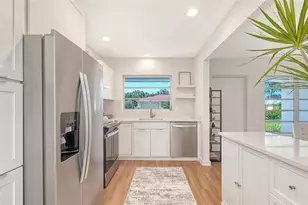 2719 Temple St, Sarasota, FL 34239 - Photo 13