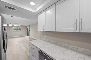7217 Cloister Dr, Sarasota, FL 34231 - Photo 11