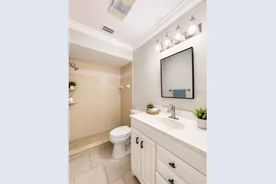 3625 Longmeadow #40, Sarasota, FL 34235 - Photo 5