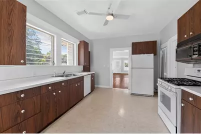 2233 11th Avenue W, Bradenton, FL 34205 - Photo 13