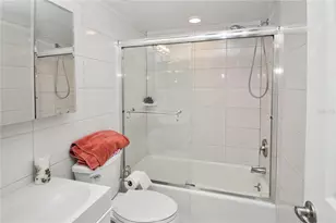 5677 Summerside Ln, Sarasota, FL 34231 - Photo 23