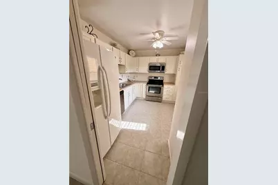 7880 Palm Aire Lane #203, Sarasota, FL 34243 - Photo 5