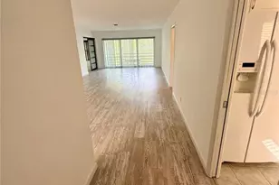 7880 Palm Aire Ln, Sarasota, FL 34243 - Photo 3
