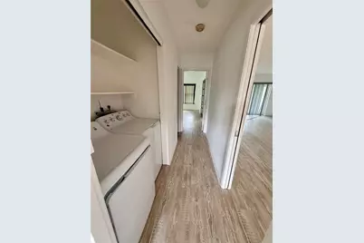 7880 Palm Aire Lane #203, Sarasota, FL 34243 - Photo 9