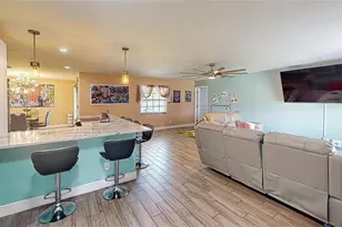 303 29th St E, Palmetto, FL 34221 - Photo 3