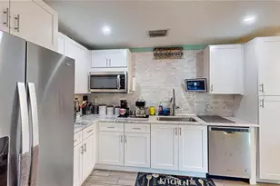 303 29th St E, Palmetto, FL 34221 - Photo 7