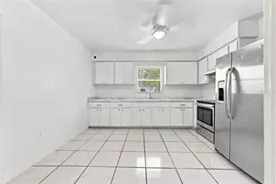 2425 9th Ave E, Bradenton, FL 34208 - Photo 11