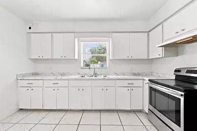 2425 9th Avenue E, Bradenton, FL 34208 - Photo 13