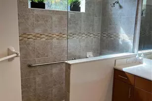 12051 Thornhill Ct, Lakewood Ranch, FL 34202 - Photo 29