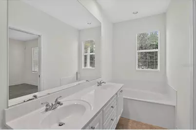 5975 Giardino Lane, Sarasota, FL 34232 - Photo 7