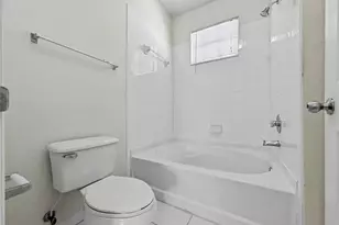 5701 Bentgrass Dr, Sarasota, FL 34235 - Photo 17