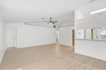 13616 Laraway Drive, Riverview, FL 33579 - Photo 9