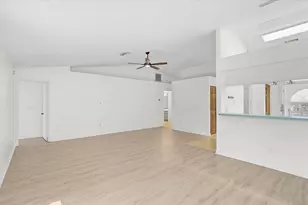 13616 Laraway Dr, Riverview, FL 33579 - Photo 9