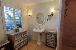 2745 Cardwell Way, Sarasota, FL 34231 - Photo 9