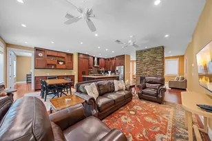 2395 Hyde Park St, Sarasota, FL 34239 - Photo 5