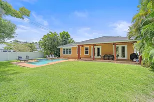 2395 Hyde Park St, Sarasota, FL 34239 - Photo 41