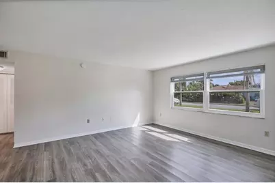 5800 Hollywood Boulevard #312, Sarasota, FL 34231 - Photo 5
