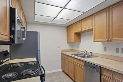 5800 Hollywood Boulevard #312, Sarasota, FL 34231 - Photo 13