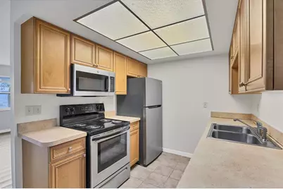 5800 Hollywood Boulevard #312, Sarasota, FL 34231 - Photo 11