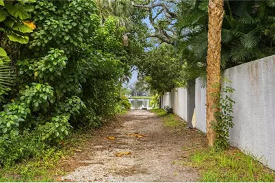 1909 Buccaneer Drive, Sarasota, FL 34231 - Photo 23