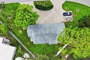1909 Buccaneer Dr, Sarasota, FL 34231 - Photo 31