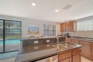 6061 Border Ln, Sarasota, FL 34231 - Photo 11