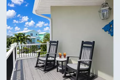 140 50th Street, Holmes Beach, FL 34217 - Photo 3