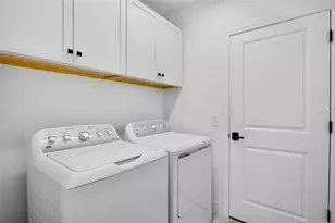 10113 Canaveral Cir, Sarasota, FL 34241 - Photo 25