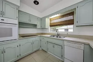 2077 Druid Road E, Clearwater, FL 33764 - Photo 31
