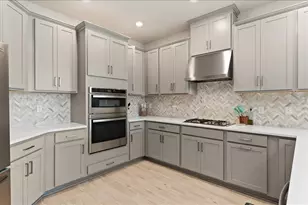 9016 Tequila Sunrise Dr, Sarasota, FL 34241 - Photo 9