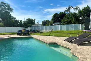 4346 Meadowland Cir, Sarasota, FL 34233 - Photo 35