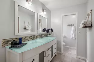 4346 Meadowland Cir, Sarasota, FL 34233 - Photo 23