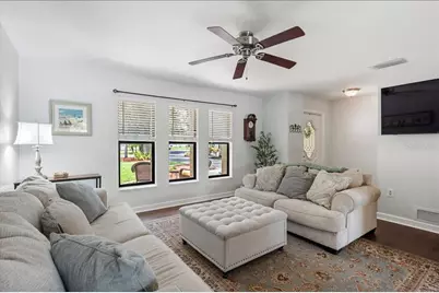 4346 Meadowland Circle, Sarasota, FL 34233 - Photo 7