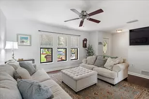 4346 Meadowland Cir, Sarasota, FL 34233 - Photo 7