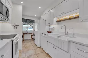 4644 Longwater, Sarasota, FL 34235 - Photo 11