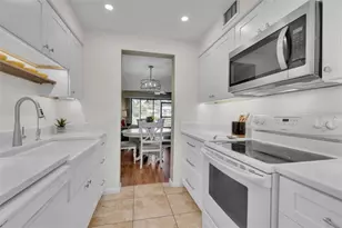 4644 Longwater, Sarasota, FL 34235 - Photo 9