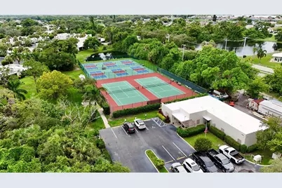 511 Lakeside Drive #511, Bradenton, FL 34210 - Photo 29
