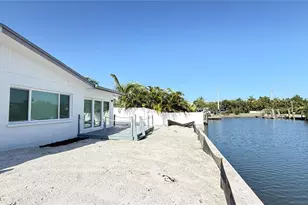 420 63rd St, Holmes Beach, FL 34217 - Photo 3